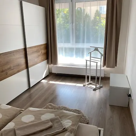 Lia - Private Parking