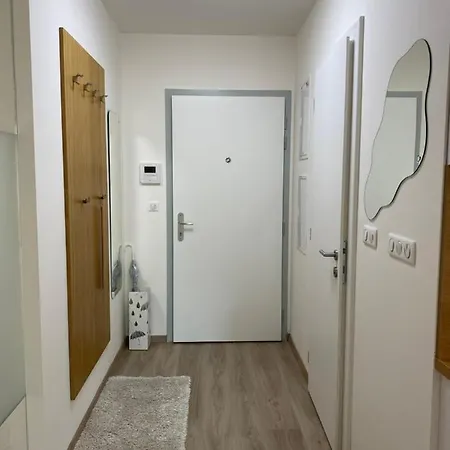 Lia - Private Parking Apartamento