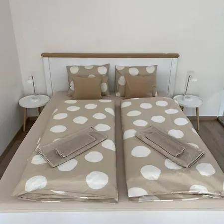 Lia - Private Parking * Bratislava