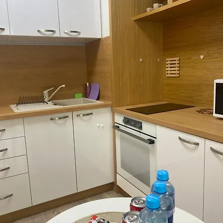 Lia - Private Parking