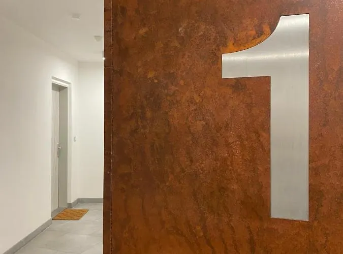 Lia - Private Parking Братислава